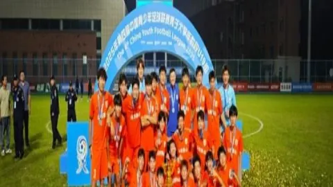 赵心童力克罗伯逊，两杆破百勇闯上海大师赛半决赛